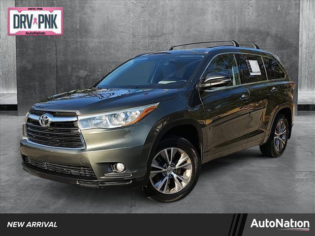 used 2015 Toyota Highlander car, priced at $20,495