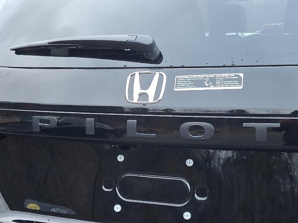 new 2025 Honda Pilot car, priced at $54,530