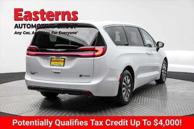 used 2023 Chrysler Pacifica Hybrid car, priced at $25,775