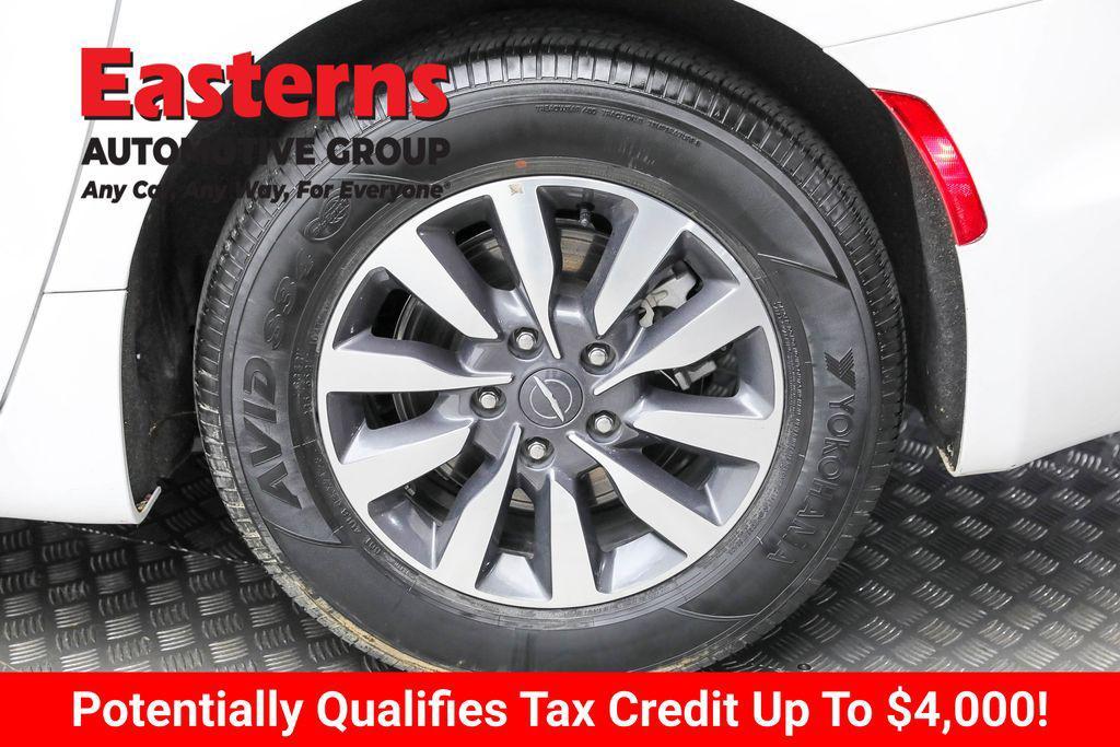 used 2023 Chrysler Pacifica Hybrid car, priced at $25,775