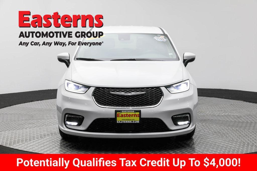 used 2023 Chrysler Pacifica Hybrid car, priced at $25,775