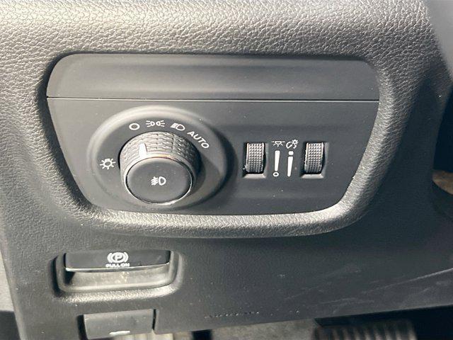 used 2022 Jeep Grand Cherokee car, priced at $35,156