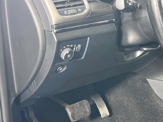 used 2022 Jeep Grand Cherokee car, priced at $28,490