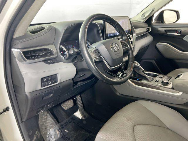 used 2021 Toyota Highlander car, priced at $35,375