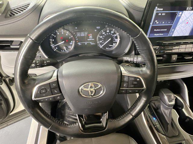 used 2021 Toyota Highlander car, priced at $35,375