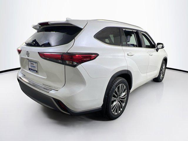 used 2021 Toyota Highlander car, priced at $35,375