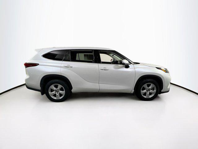 used 2022 Toyota Highlander car, priced at $28,301