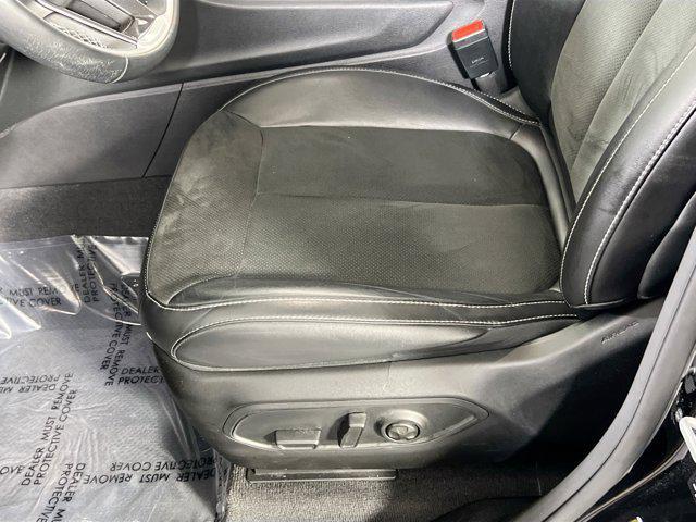 used 2022 Jeep Grand Cherokee car, priced at $34,938