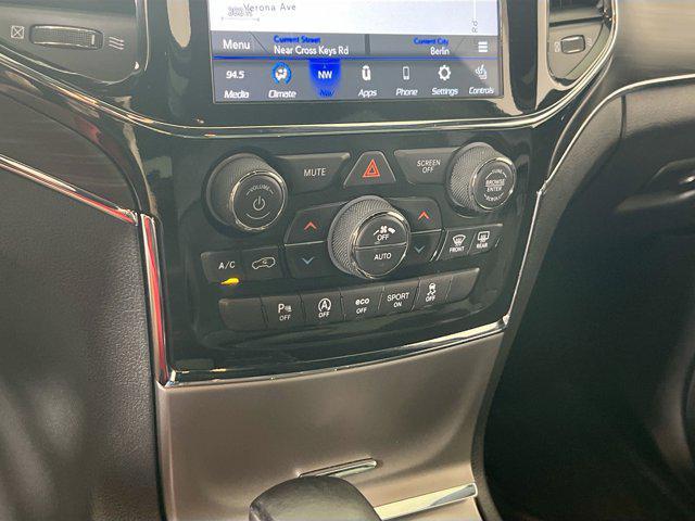 used 2022 Jeep Grand Cherokee car, priced at $29,118