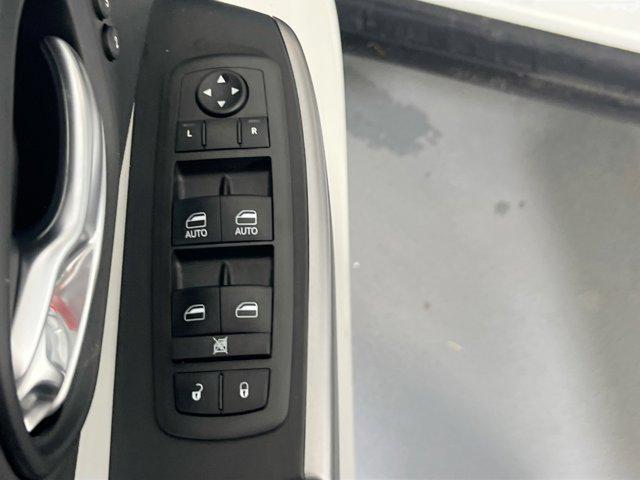 used 2021 Jeep Cherokee car, priced at $25,119