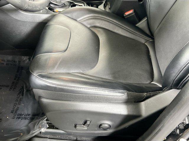 used 2022 Jeep Cherokee car, priced at $27,196