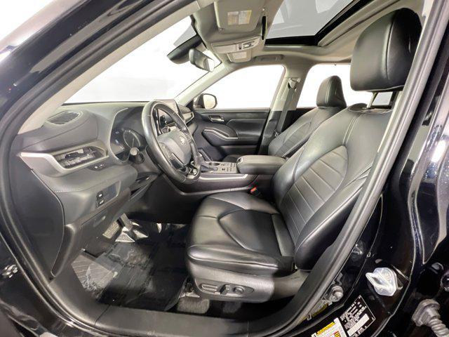 used 2021 Toyota Highlander car, priced at $35,770