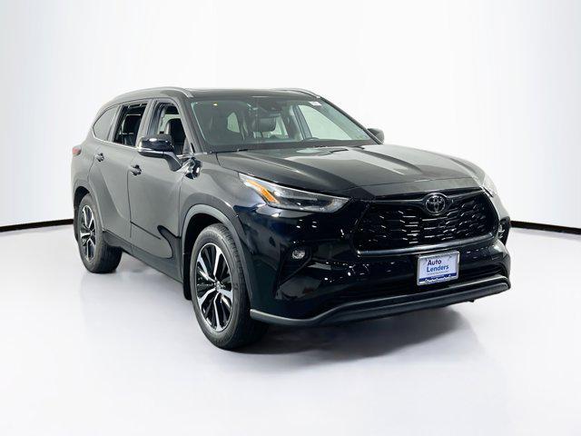 used 2021 Toyota Highlander car, priced at $35,770