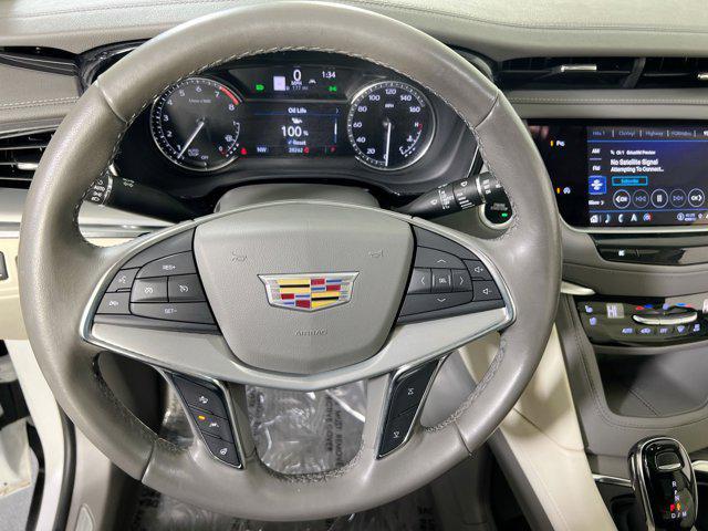 used 2022 Cadillac XT5 car, priced at $33,851