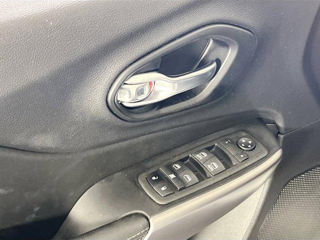 used 2022 Jeep Cherokee car, priced at $21,364