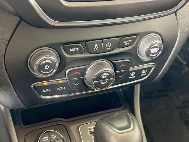 used 2022 Jeep Cherokee car, priced at $21,668