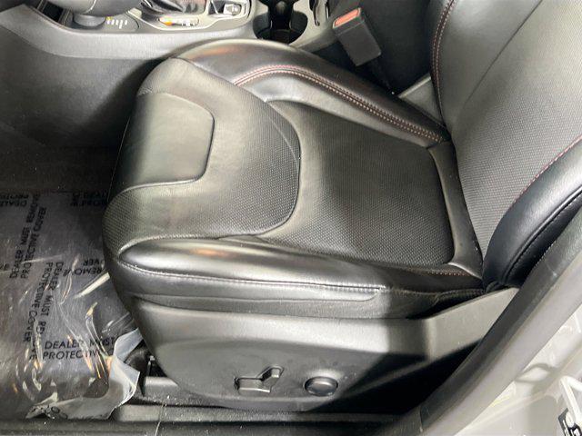 used 2022 Jeep Cherokee car, priced at $25,162