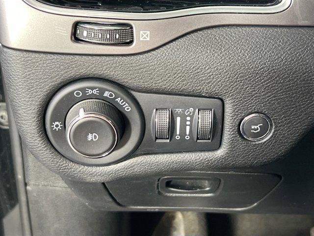 used 2022 Jeep Cherokee car, priced at $26,967