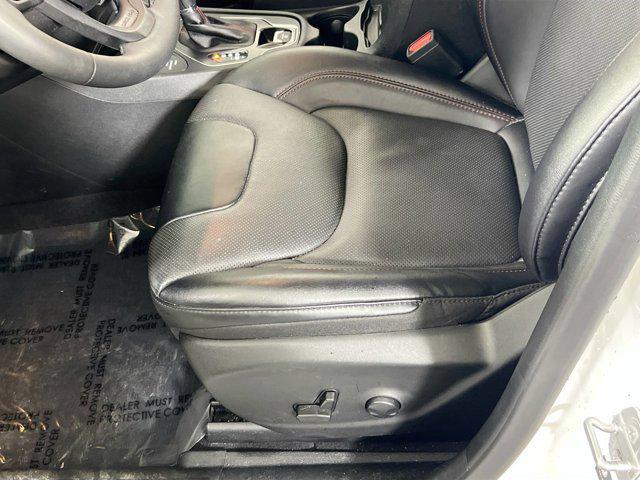 used 2022 Jeep Cherokee car, priced at $27,495