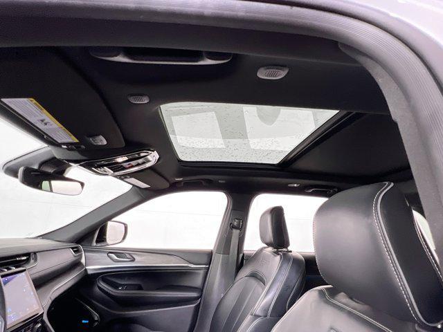 used 2022 Jeep Grand Cherokee car, priced at $39,953