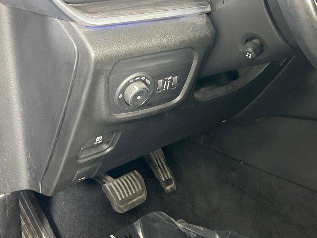 used 2022 Jeep Grand Cherokee car, priced at $37,995