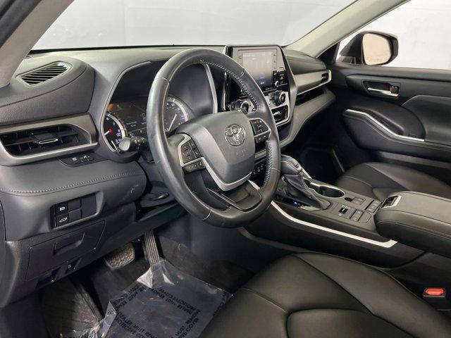 used 2022 Toyota Highlander car, priced at $35,762
