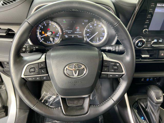 used 2022 Toyota Highlander car, priced at $35,762
