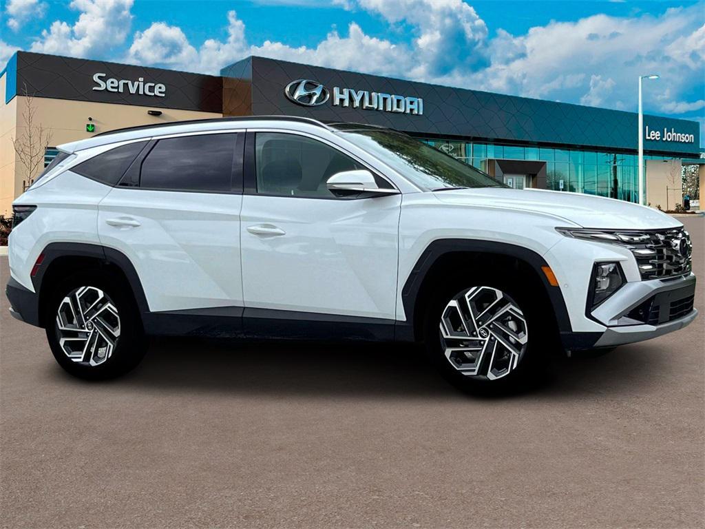 new 2025 Hyundai TUCSON Hybrid car, priced at $39,245