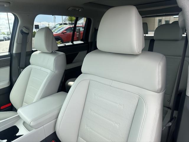 used 2024 Hyundai Santa Fe car, priced at $43,999
