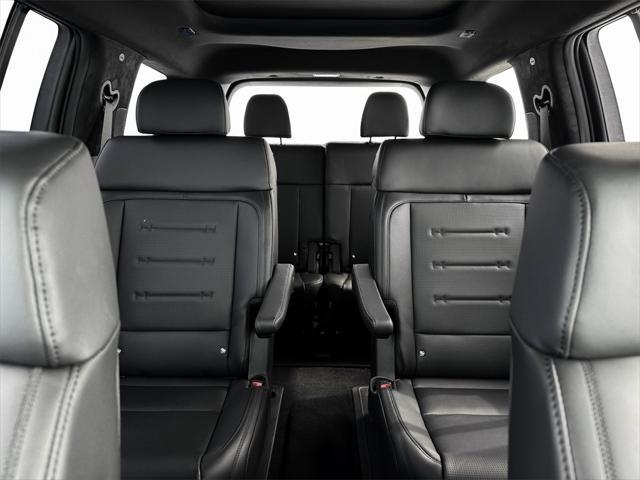 new 2025 Hyundai SANTA FE HEV car, priced at $49,025