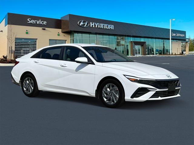 new 2025 Hyundai Elantra HEV car, priced at $25,689