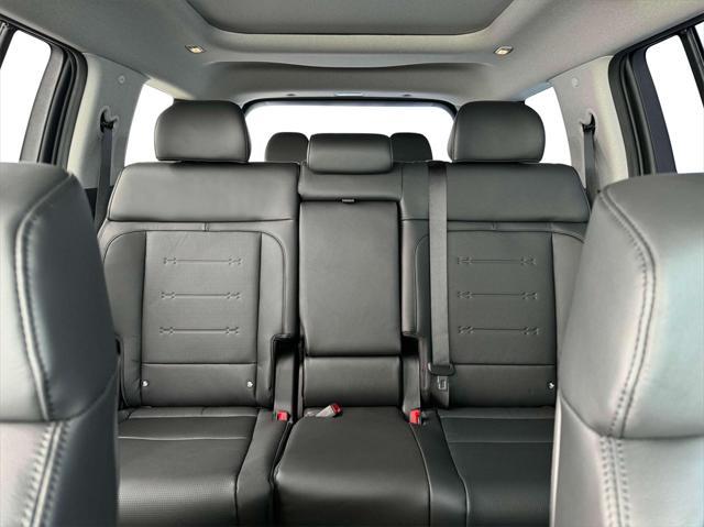 used 2025 Hyundai Santa Fe car, priced at $43,999