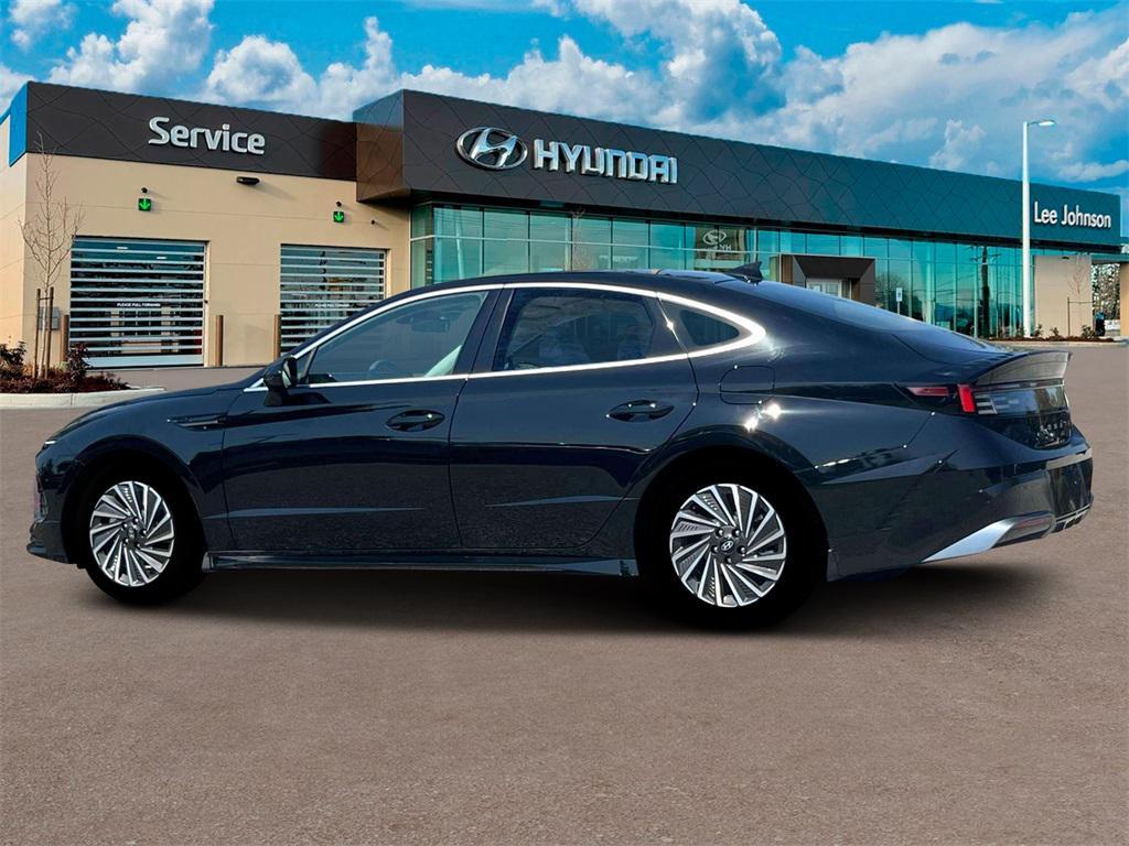 new 2025 Hyundai Sonata Hybrid car, priced at $30,677