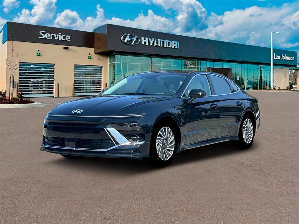 new 2025 Hyundai Sonata Hybrid car, priced at $30,677