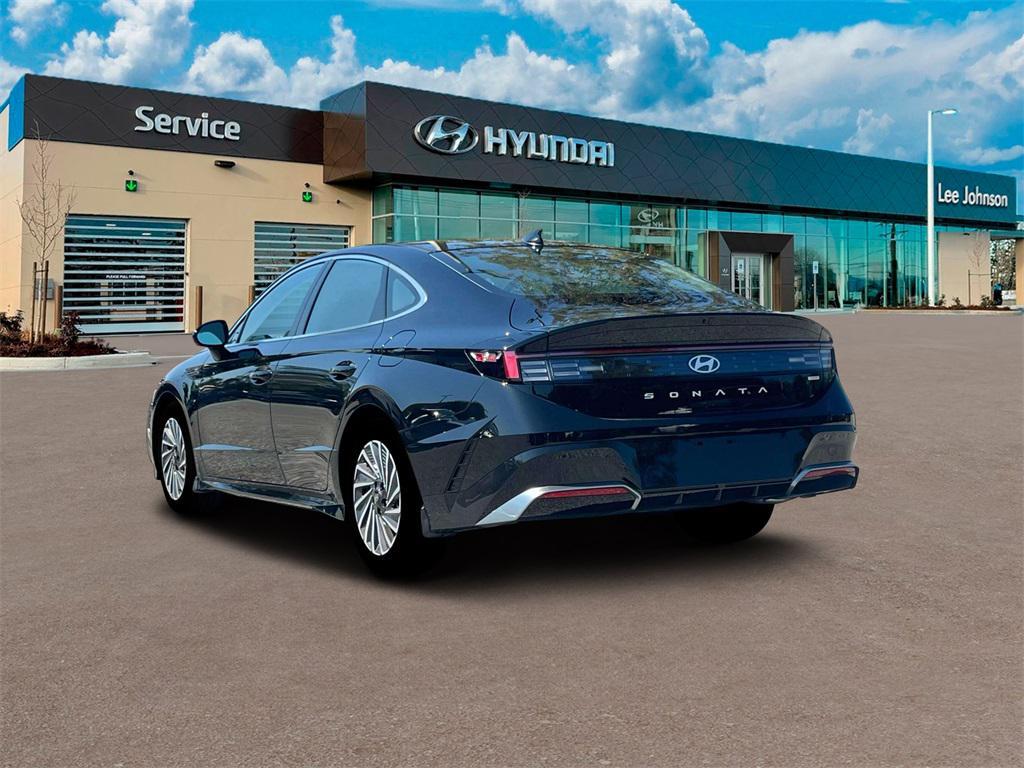 new 2025 Hyundai Sonata Hybrid car, priced at $30,677