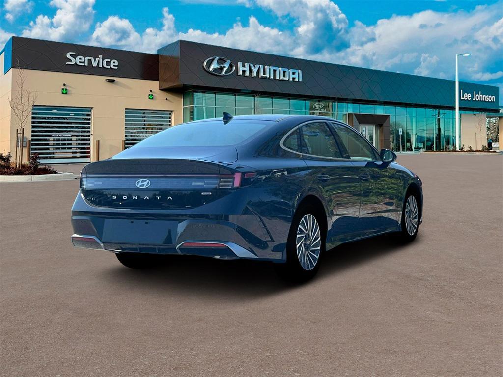 new 2025 Hyundai Sonata Hybrid car, priced at $30,677