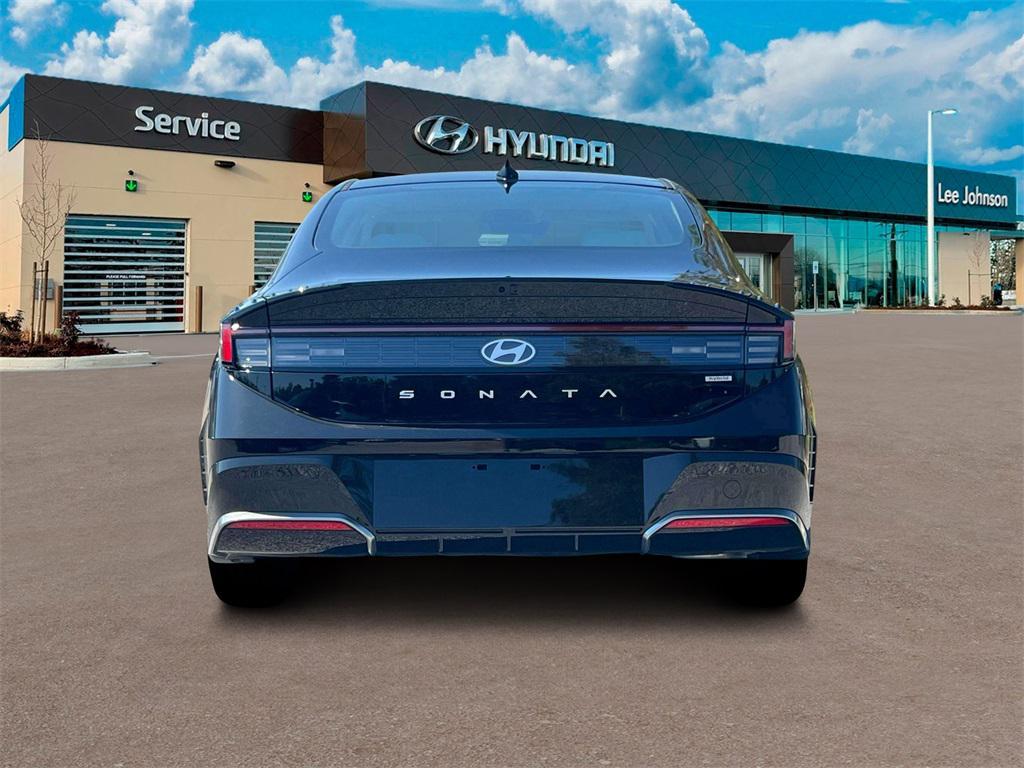 new 2025 Hyundai Sonata Hybrid car, priced at $30,677