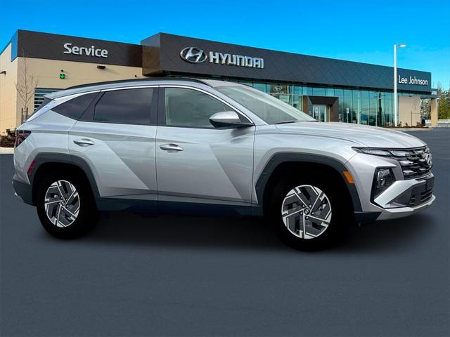 new 2025 Hyundai TUCSON Hybrid car, priced at $33,096