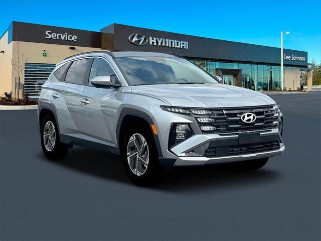 new 2025 Hyundai TUCSON Hybrid car, priced at $33,096