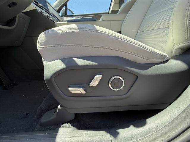 used 2025 Hyundai Santa Fe car, priced at $44,500