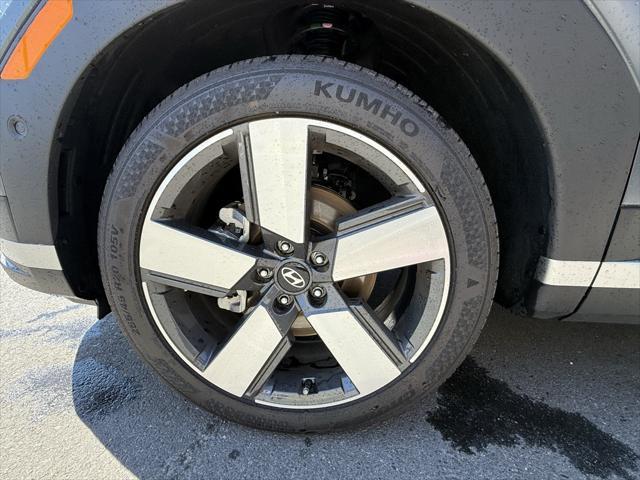 used 2025 Hyundai Santa Fe car, priced at $44,500
