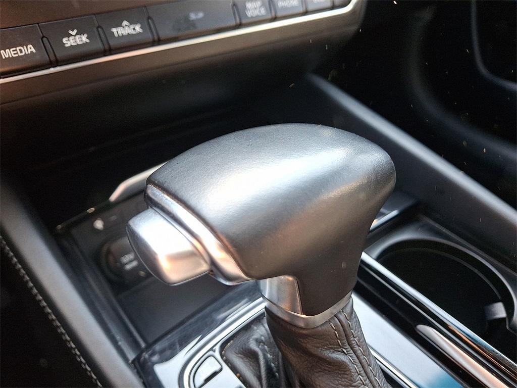 used 2018 Kia Cadenza car, priced at $13,998