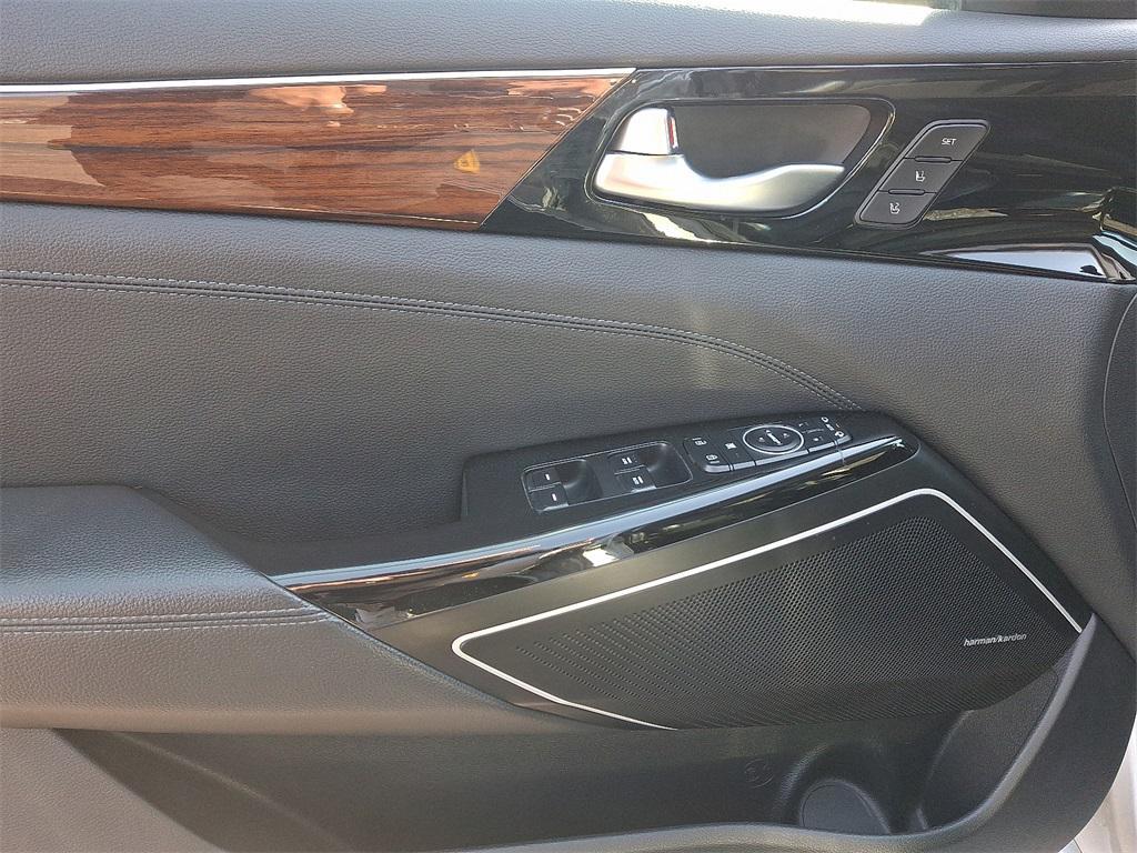 used 2018 Kia Cadenza car, priced at $13,998