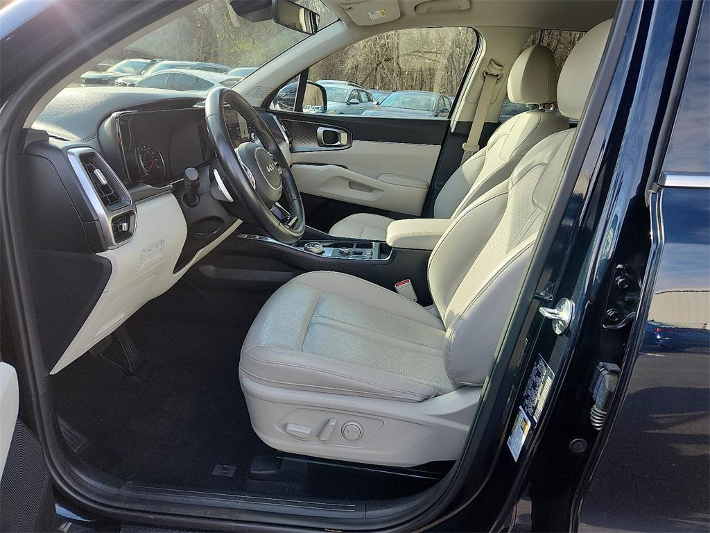 used 2023 Kia Sorento Hybrid car, priced at $27,782