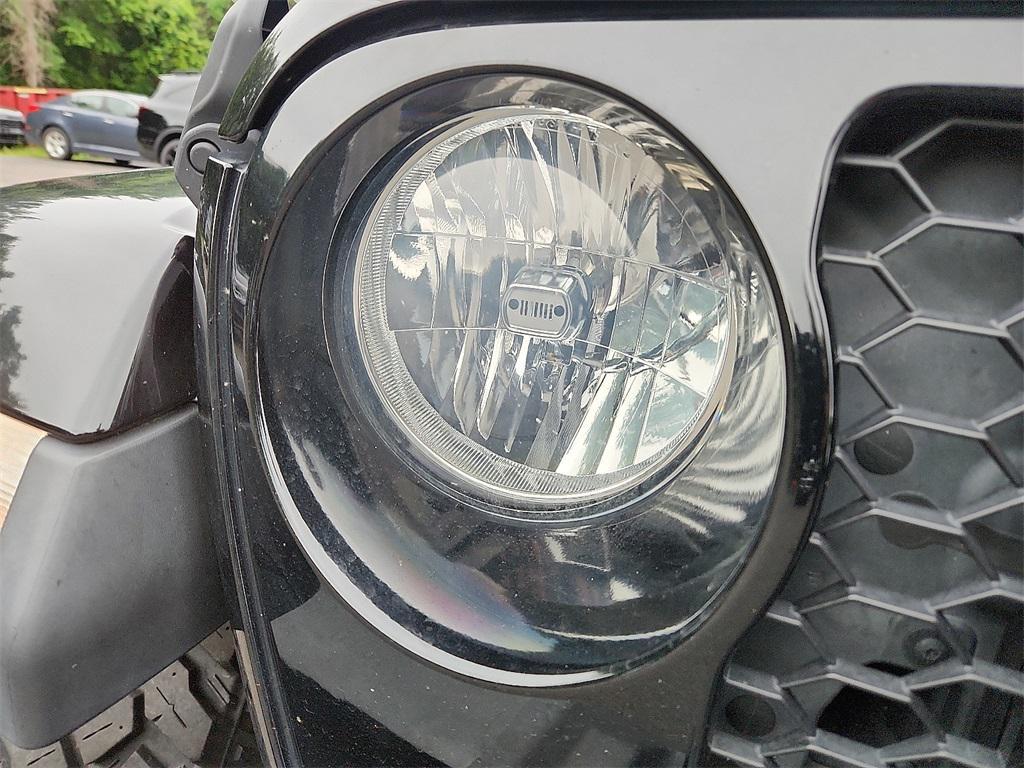 used 2021 Jeep Gladiator car, priced at $27,948