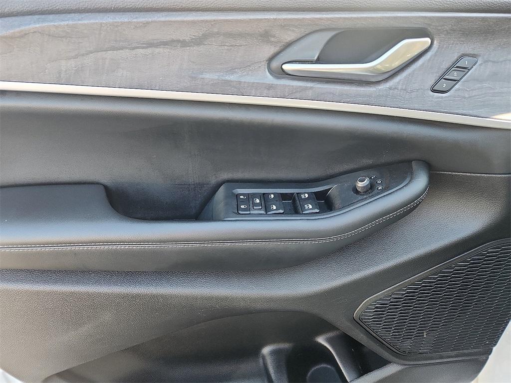 used 2023 Jeep Grand Cherokee L car, priced at $30,499