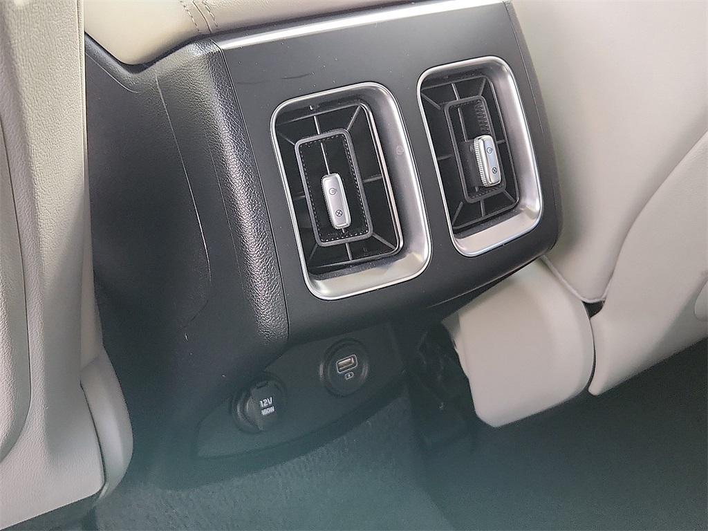 used 2022 Kia Sorento car, priced at $27,884