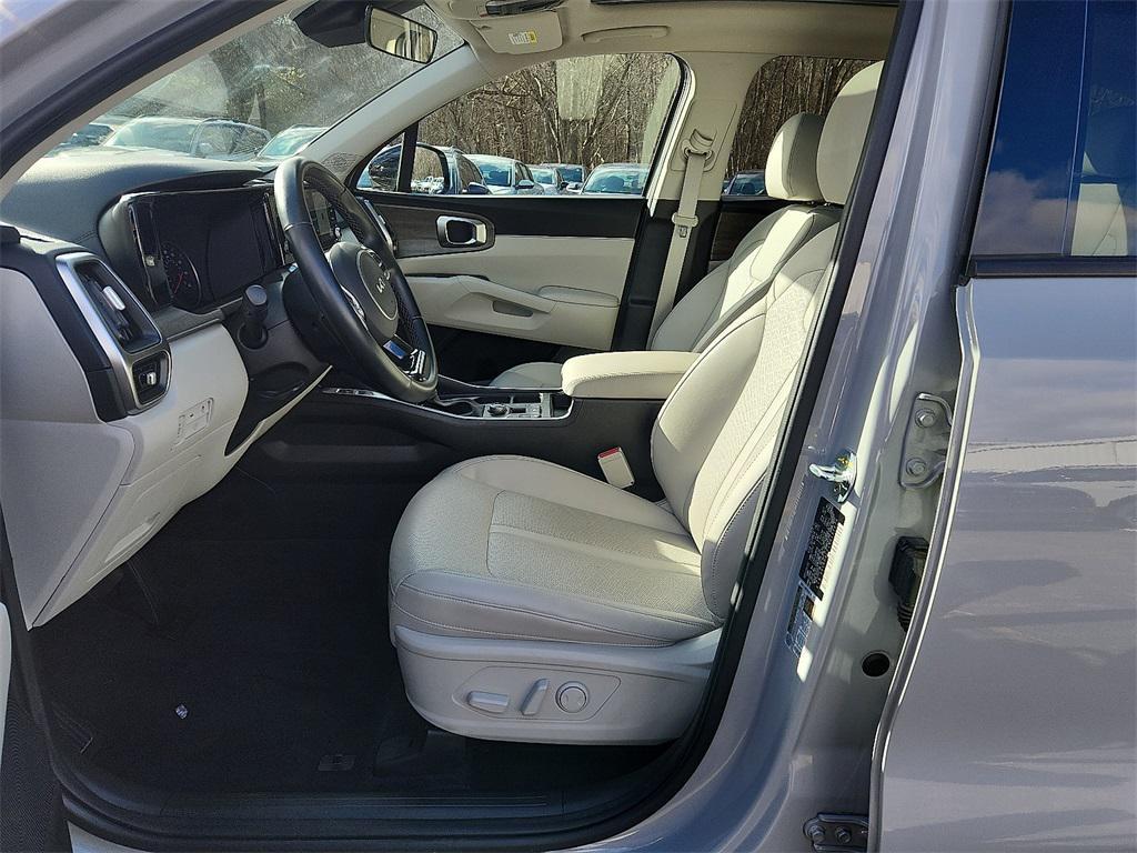 used 2022 Kia Sorento car, priced at $27,884