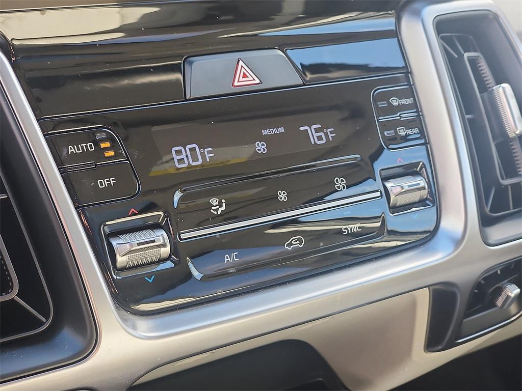 used 2022 Kia Sorento car, priced at $27,884