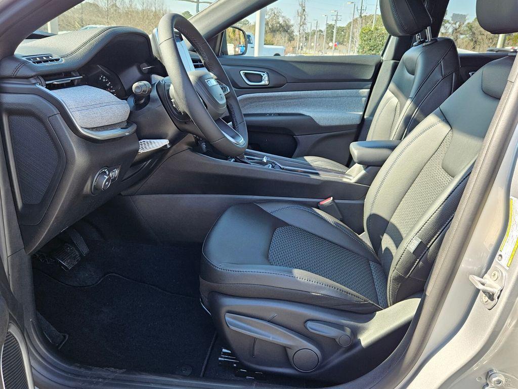 new 2025 Jeep Compass car